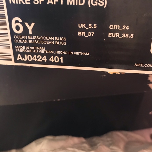 Nike SF AF1 Mid Sneakers - Picture 7 of 8